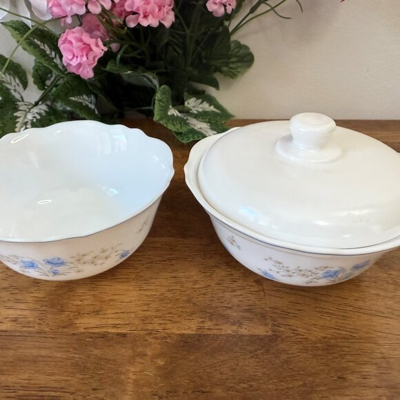 Arcopal France Romantique Scalloped White Glass Bowls With Blue Floral Design - Picture 3 of 10